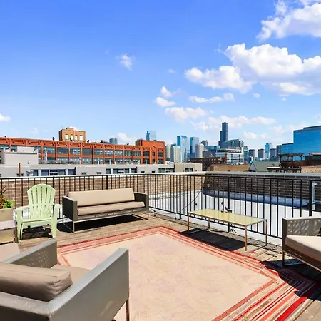 1 Garage Parking, Skyline Rooftop, Pingpong, Balcony